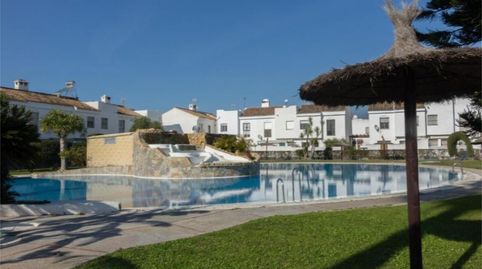 Foto 3 de Casa adosada en venda a Urbanizacion Cr Real de la Barrosa, 181, Los Gallos, Chiclana de la Frontera