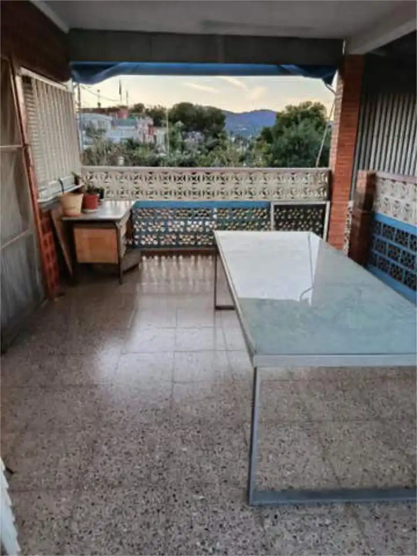 Einfamilien-Reihenhaus zum Verkauf in Centro - El Castillo Terrasse von Einfamilien-Reihenhaus zum Verkauf in Sagunto / Sagunt mit Privatgarten, Terrasse und Schwimmbad