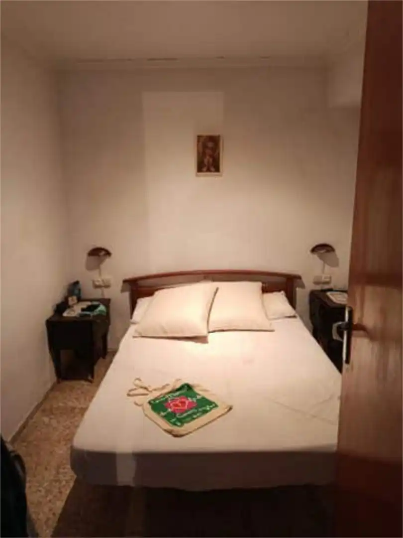 Einfamilien-Reihenhaus zum Verkauf in Centro - El Castillo Schlafzimmer von Einfamilien-Reihenhaus zum Verkauf in Sagunto / Sagunt mit Privatgarten, Terrasse und Schwimmbad