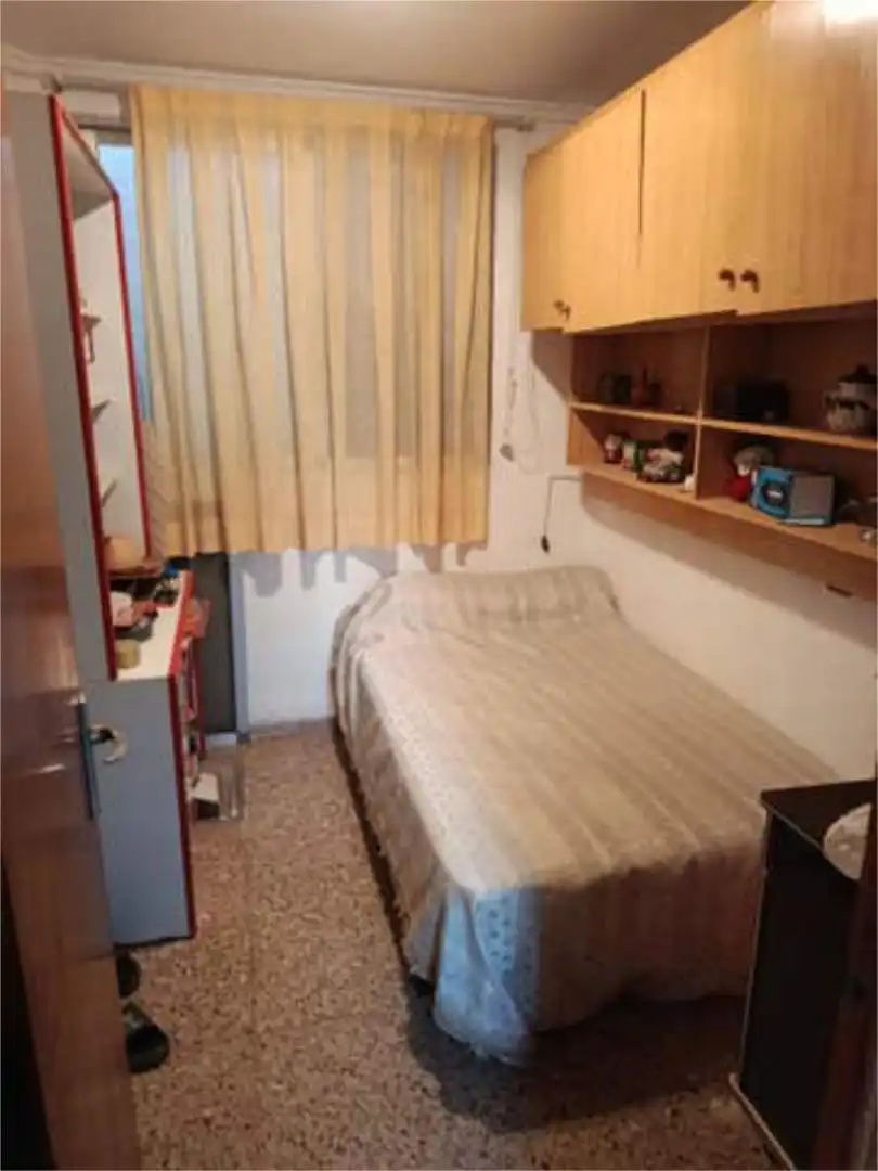 Einfamilien-Reihenhaus zum Verkauf in Centro - El Castillo Schlafzimmer von Einfamilien-Reihenhaus zum Verkauf in Sagunto / Sagunt mit Privatgarten, Terrasse und Schwimmbad
