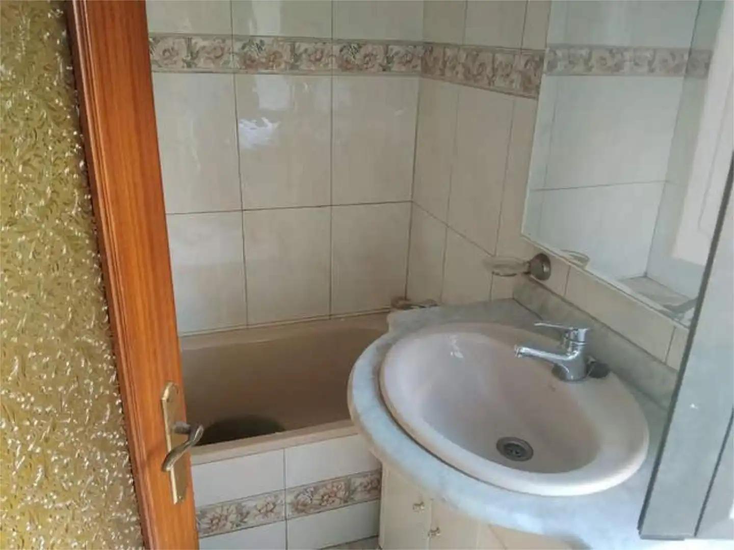 Piso en venta en Aller Baño de Piso en venta en Aller con Calefacción, Jardín privado y Terraza