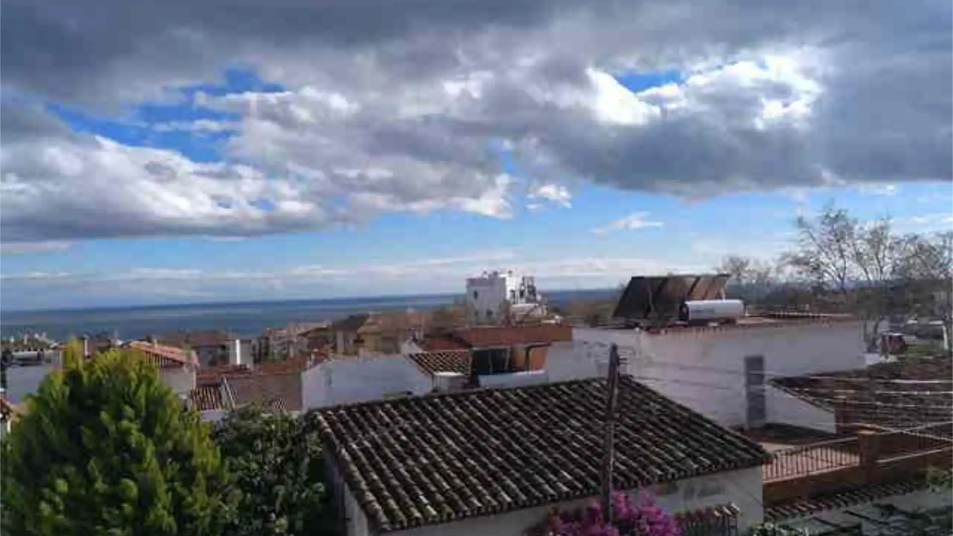 Vista exterior de Àtic de lloguer en Benalmádena