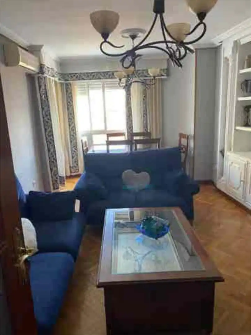 Piso de alquiler en Hospital - Nuevo Centro de Talavera de la Reina Sala de estar de Piso de alquiler en Talavera de la Reina con Calefacción, Terraza y Amueblado