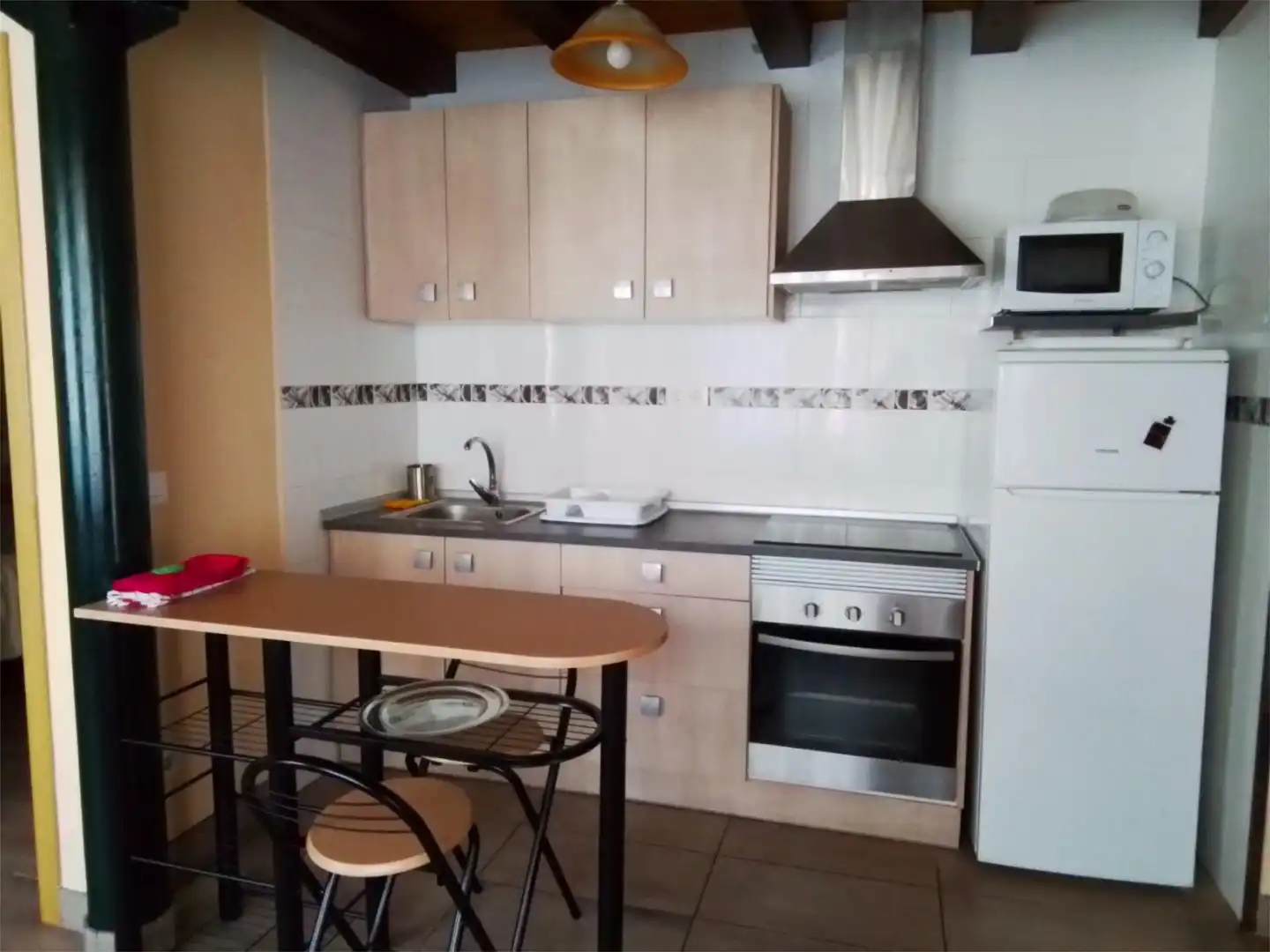 Apartamento de alquiler en Calle Cimadevilla, Puebla de Lillo Cocina de Apartamento de alquiler en Puebla de Lillo con Calefacción, Jardín privado y Amueblado