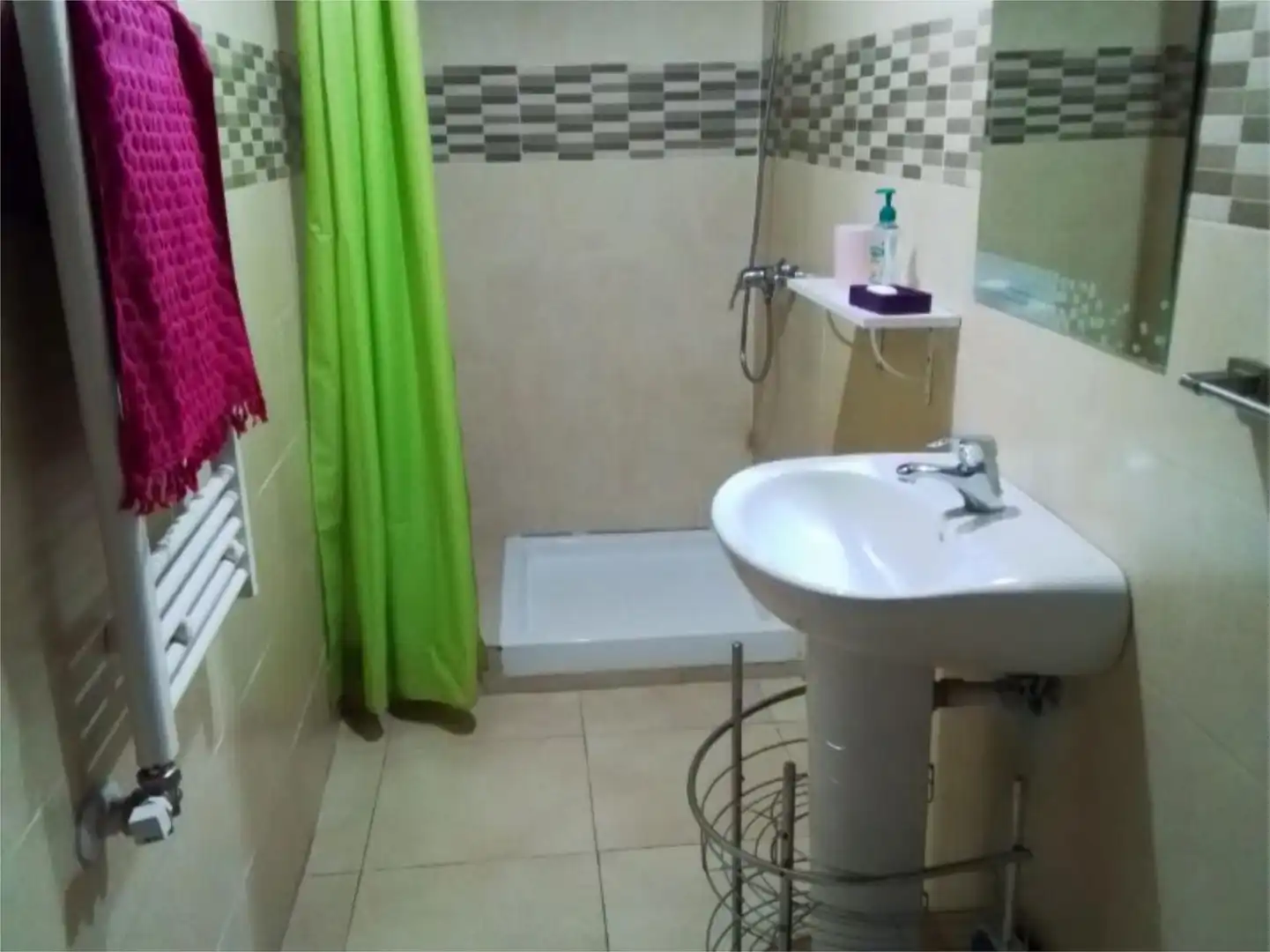 Apartamento de alquiler en Calle Cimadevilla, Puebla de Lillo Baño de Apartamento de alquiler en Puebla de Lillo con Calefacción, Jardín privado y Amueblado