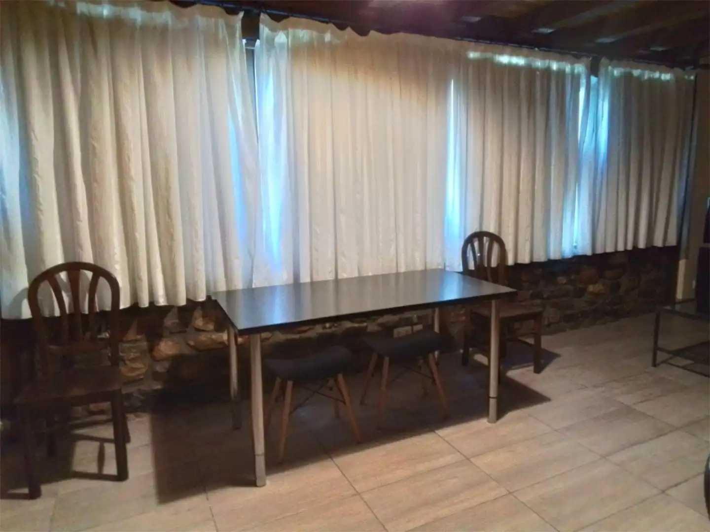 Apartamento de alquiler en Calle Cimadevilla, Puebla de Lillo Comedor de Apartamento de alquiler en Puebla de Lillo con Calefacción, Jardín privado y Amueblado