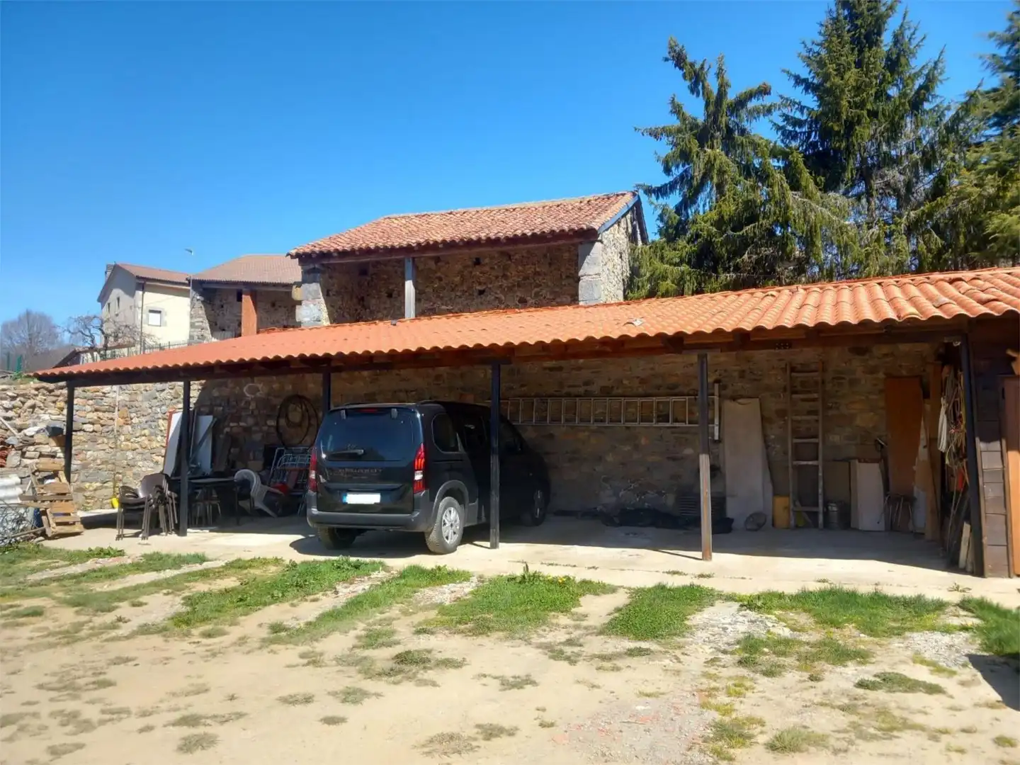 Apartamento de alquiler en Calle Cimadevilla, Puebla de Lillo Vista exterior de Apartamento de alquiler en Puebla de Lillo con Calefacción, Jardín privado y Amueblado