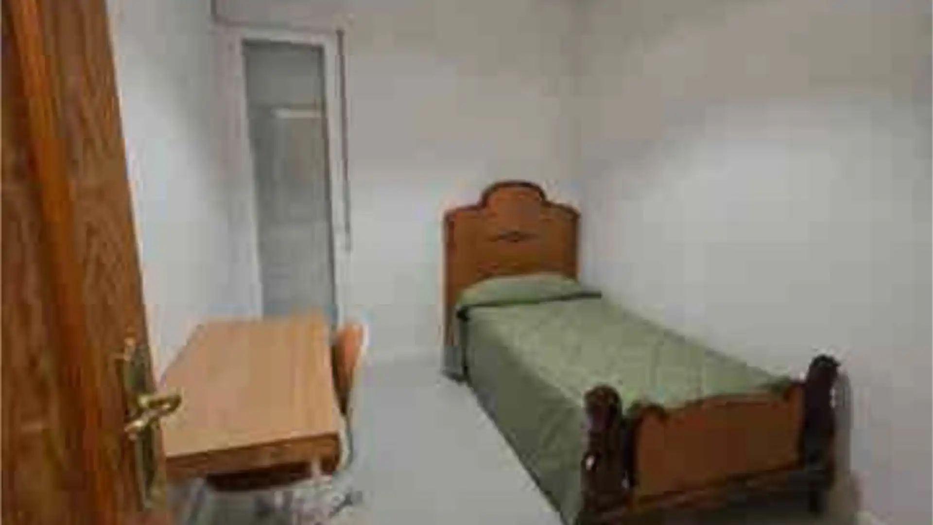 Habitació a Novés Dormitori de Pis per a compartir en Novés amb Moblat i Es permeten mascotes