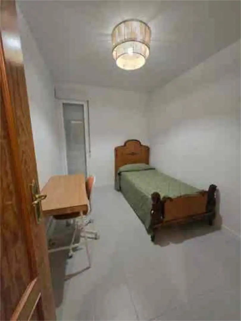 Room in Novés Bedroom of Flat for share in Novés with Furnished and Pets allowed