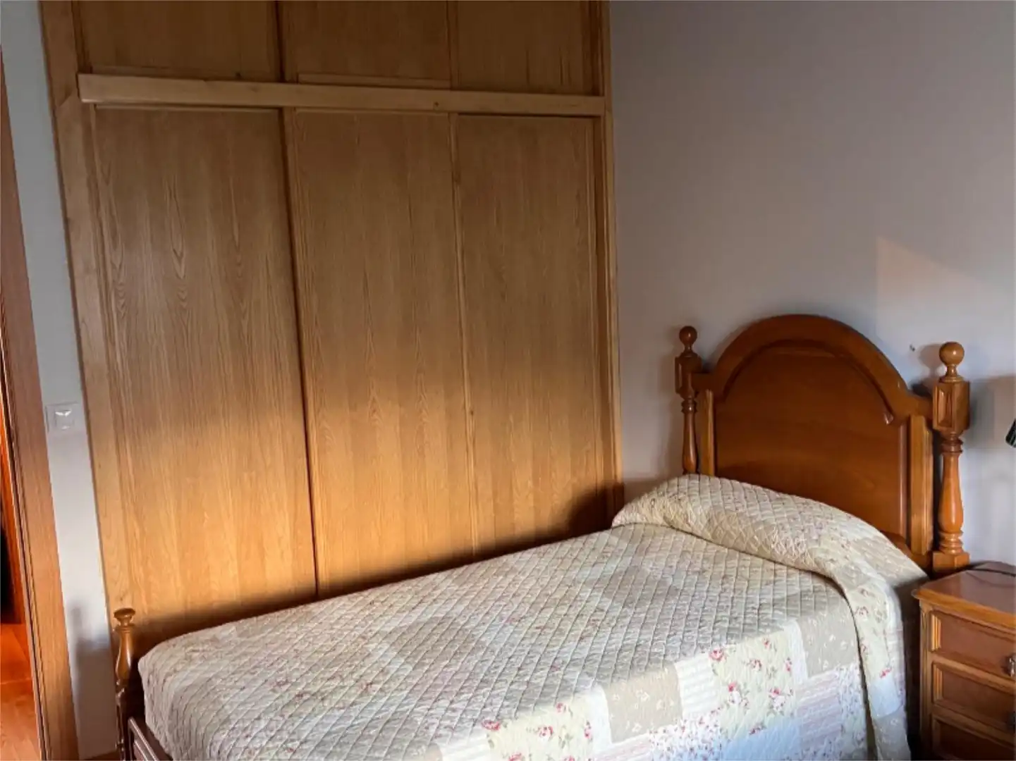 Piso de alquiler en Calle San Roque, 46, Pedralba de la Pradería Habitación de Piso de alquiler en Pedralba de la Pradería con Calefacción, Parquet y Piscina