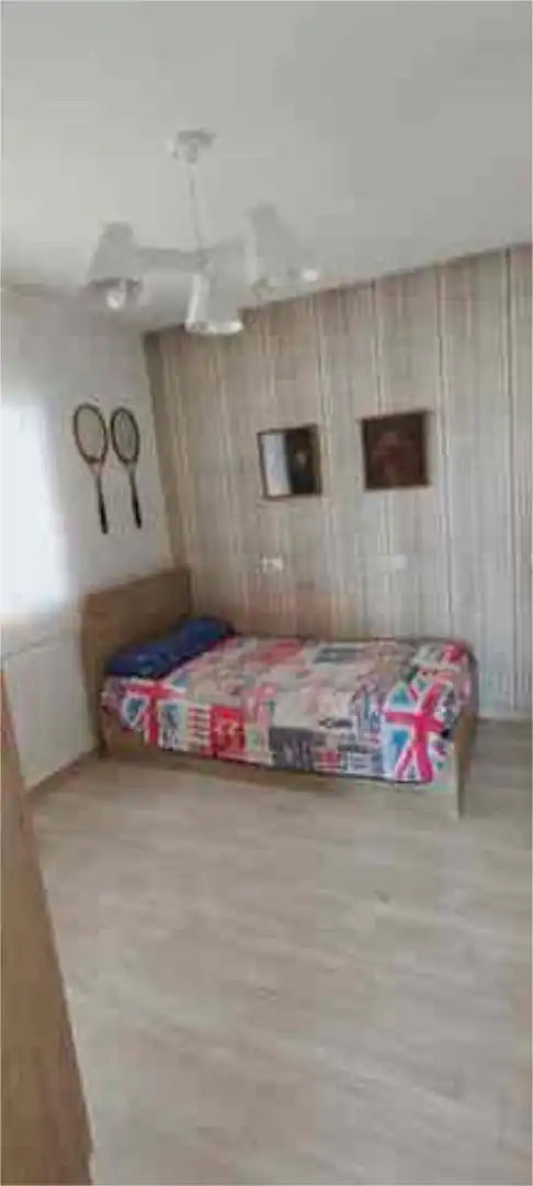 Casa adosada en venda a Boiro Dormitori de Casa adosada en venda en Boiro amb Jardí privat, Terrassa i Piscina