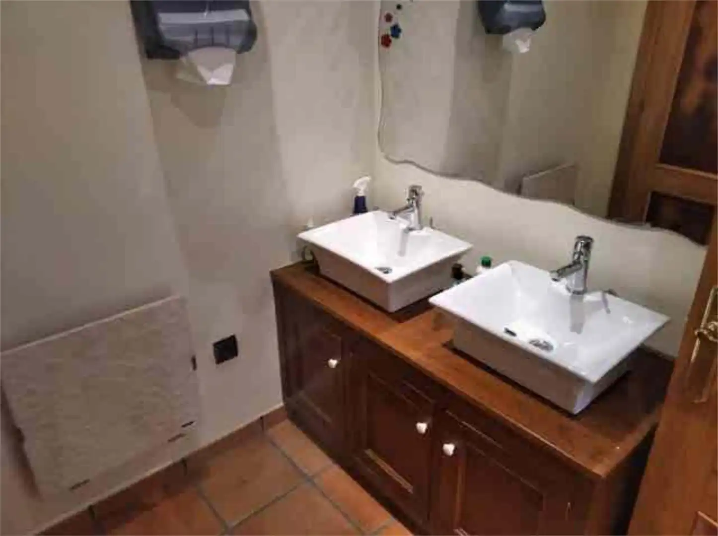 Badezimmer von Geschaftsraum zur Miete in A Pontenova  
