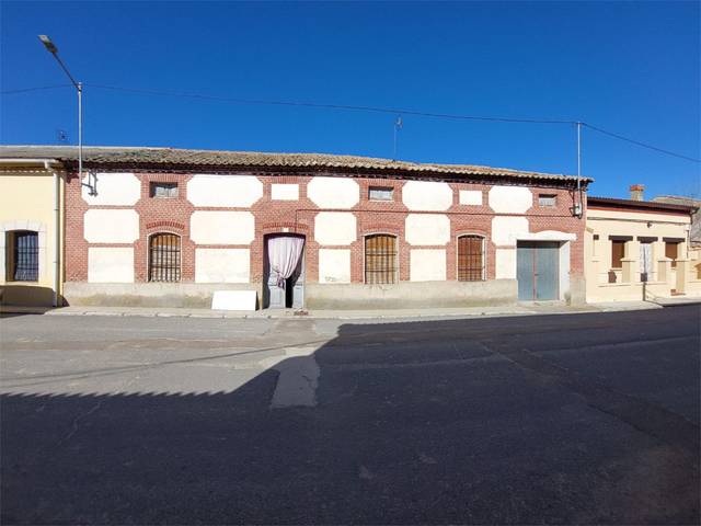 Casa adosada en Venta en Calle Larga, 9 en Llano de Olmedo