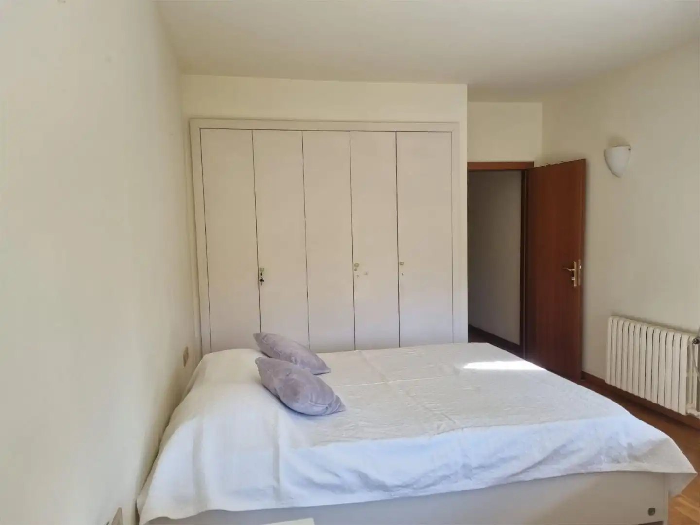 Zimmer in Carrer del Doctor Trueta, 33, La Vila Olímpica del Poblenou Schlafzimmer von Wohnung zur untervermieten in Barcelona mit Klimaanlage, Heizung und Möbliert