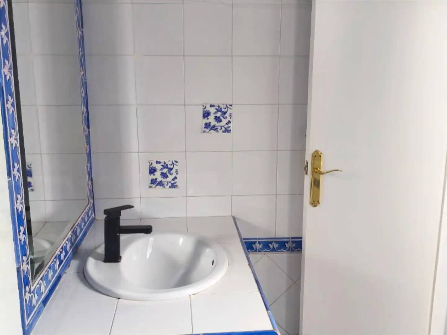 Casa adosada en venta en Calle Bulerias, 2, Sanlúcar la Mayor Baño de Casa adosada en venta en Sanlúcar la Mayor