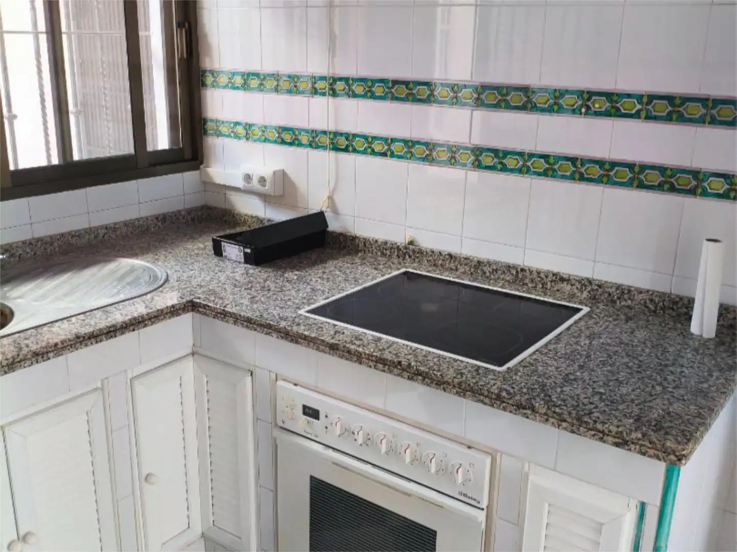 Casa adosada en venta en Calle Bulerias, 2, Sanlúcar la Mayor Cocina de Casa adosada en venta en Sanlúcar la Mayor