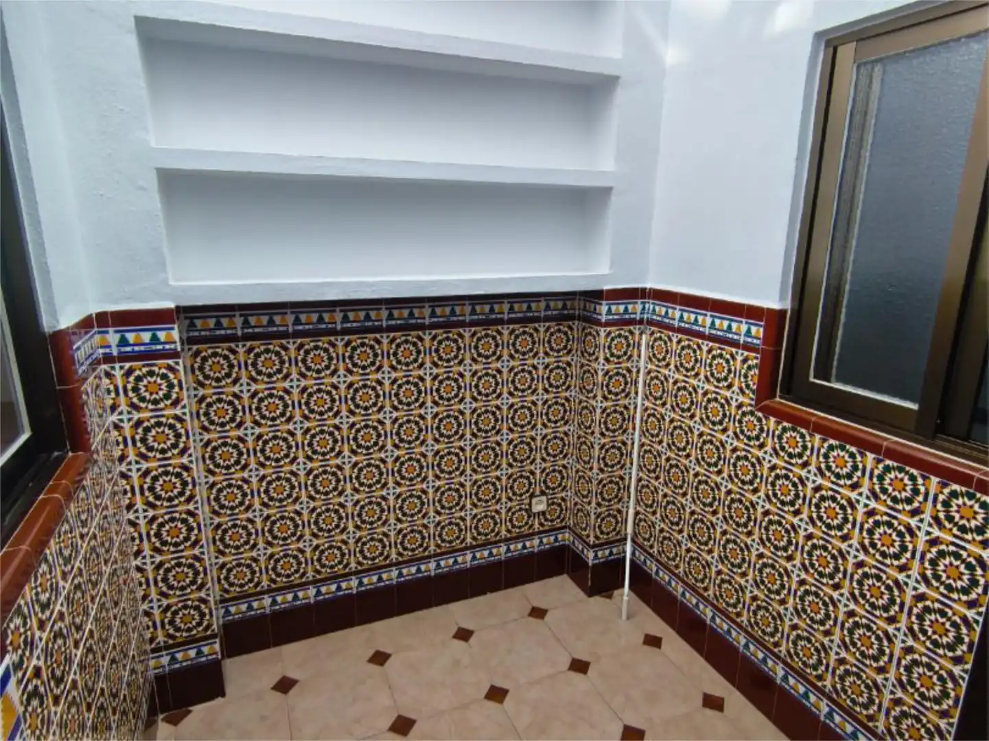 Casa adosada en venta en Calle Bulerias, 2, Sanlúcar la Mayor Cocina de Casa adosada en venta en Sanlúcar la Mayor