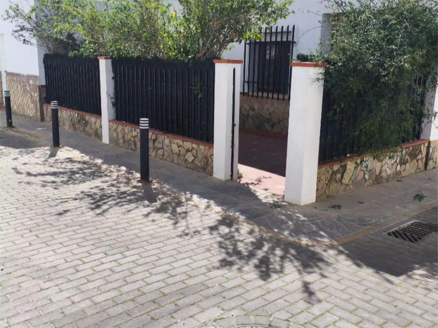 Casa adosada en venta en Calle Bulerias, 2, Sanlúcar la Mayor Vista exterior de Casa adosada en venta en Sanlúcar la Mayor
