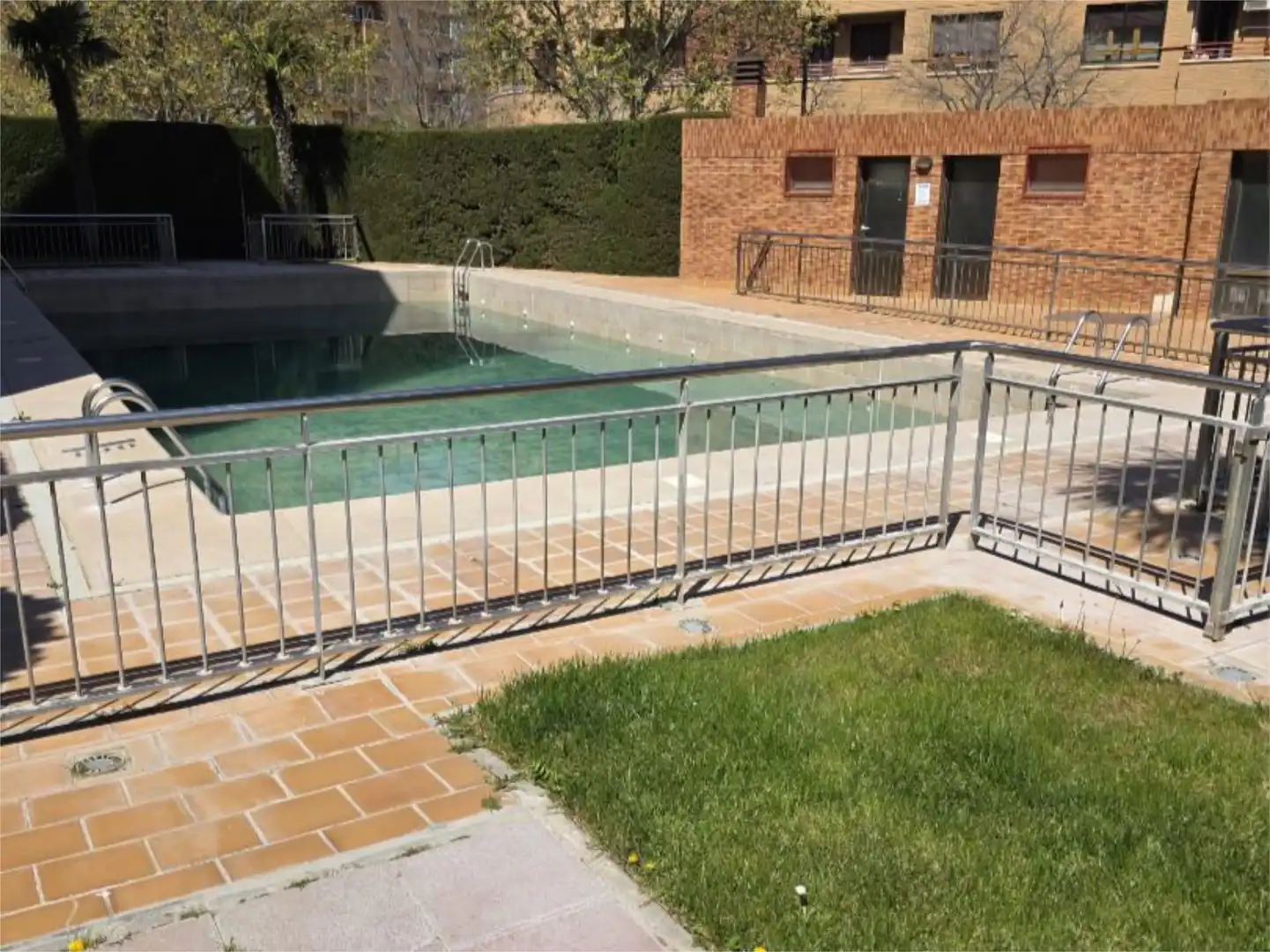 Flat for sale in Calle de Aldebarán, Valdefierro Swimming pool of Flat for sale in Zaragoza with Air Conditioner, Heating and Terrace