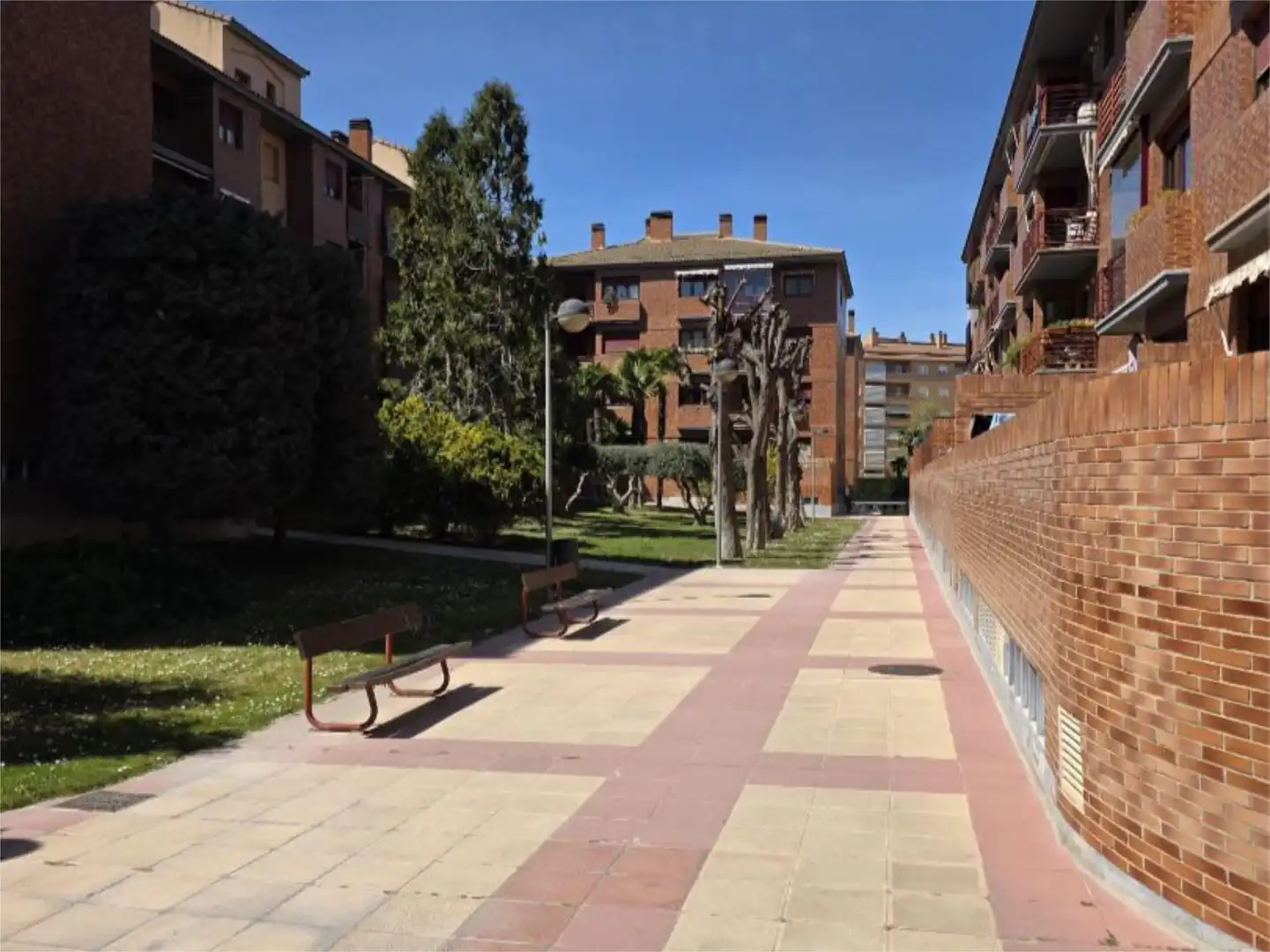 Flat for sale in Calle de Aldebarán, Valdefierro Exterior view of Flat for sale in Zaragoza with Air Conditioner, Heating and Terrace