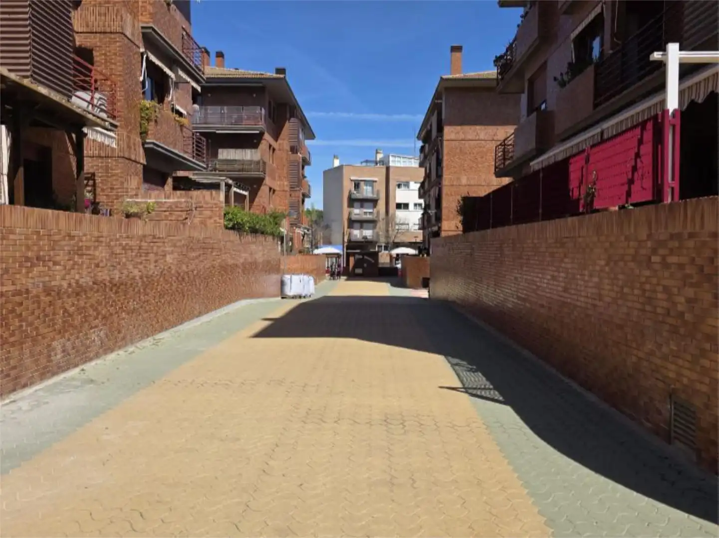 Flat for sale in Calle de Aldebarán, Valdefierro Exterior view of Flat for sale in Zaragoza with Air Conditioner, Heating and Terrace