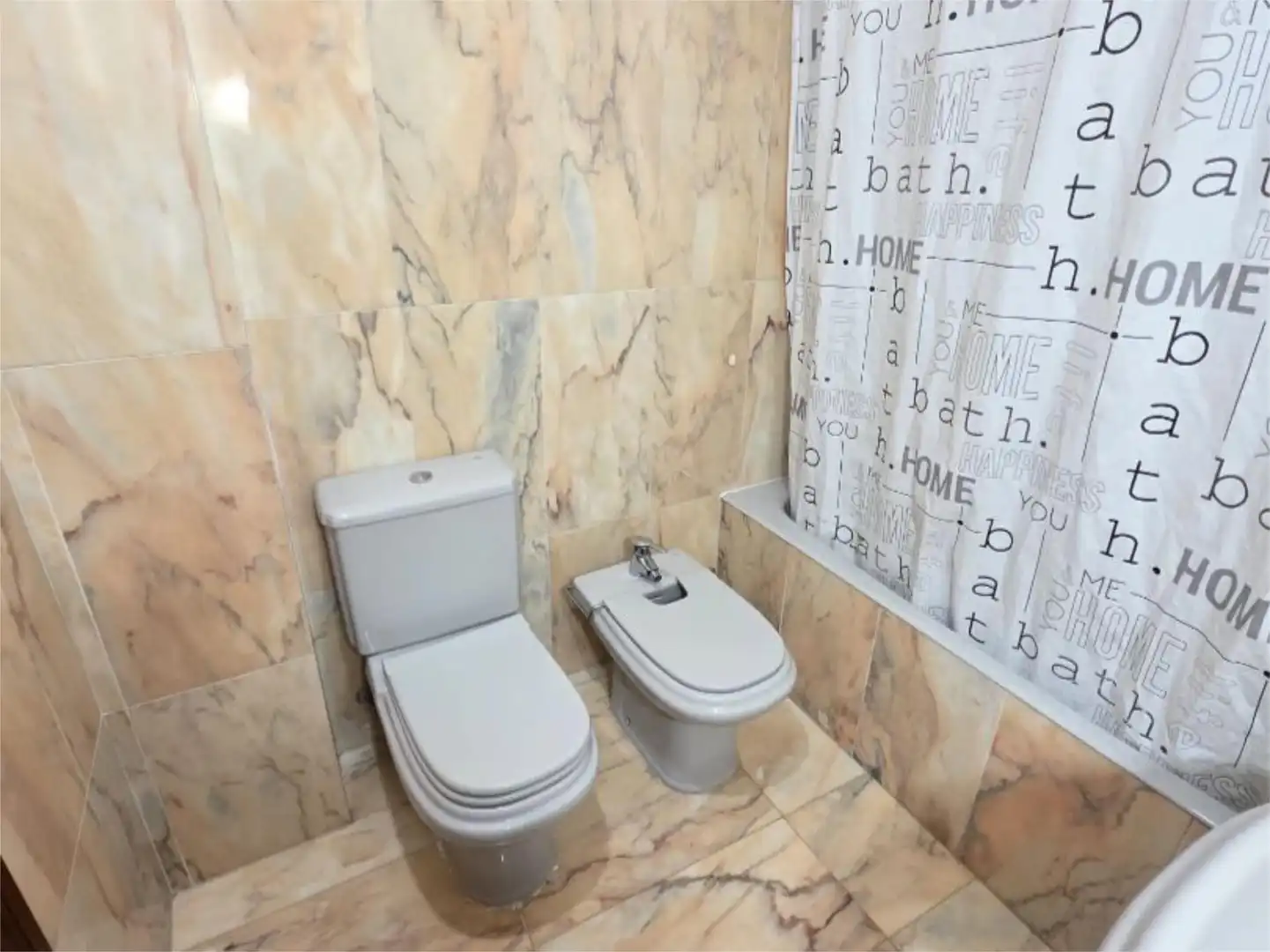 Flat for sale in Calle de Aldebarán, Valdefierro Bathroom of Flat for sale in Zaragoza with Air Conditioner, Heating and Terrace