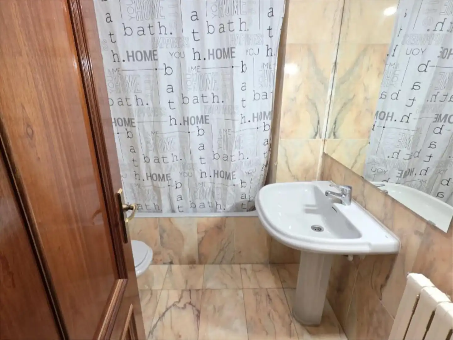 Flat for sale in Calle de Aldebarán, Valdefierro Bathroom of Flat for sale in Zaragoza with Air Conditioner, Heating and Terrace