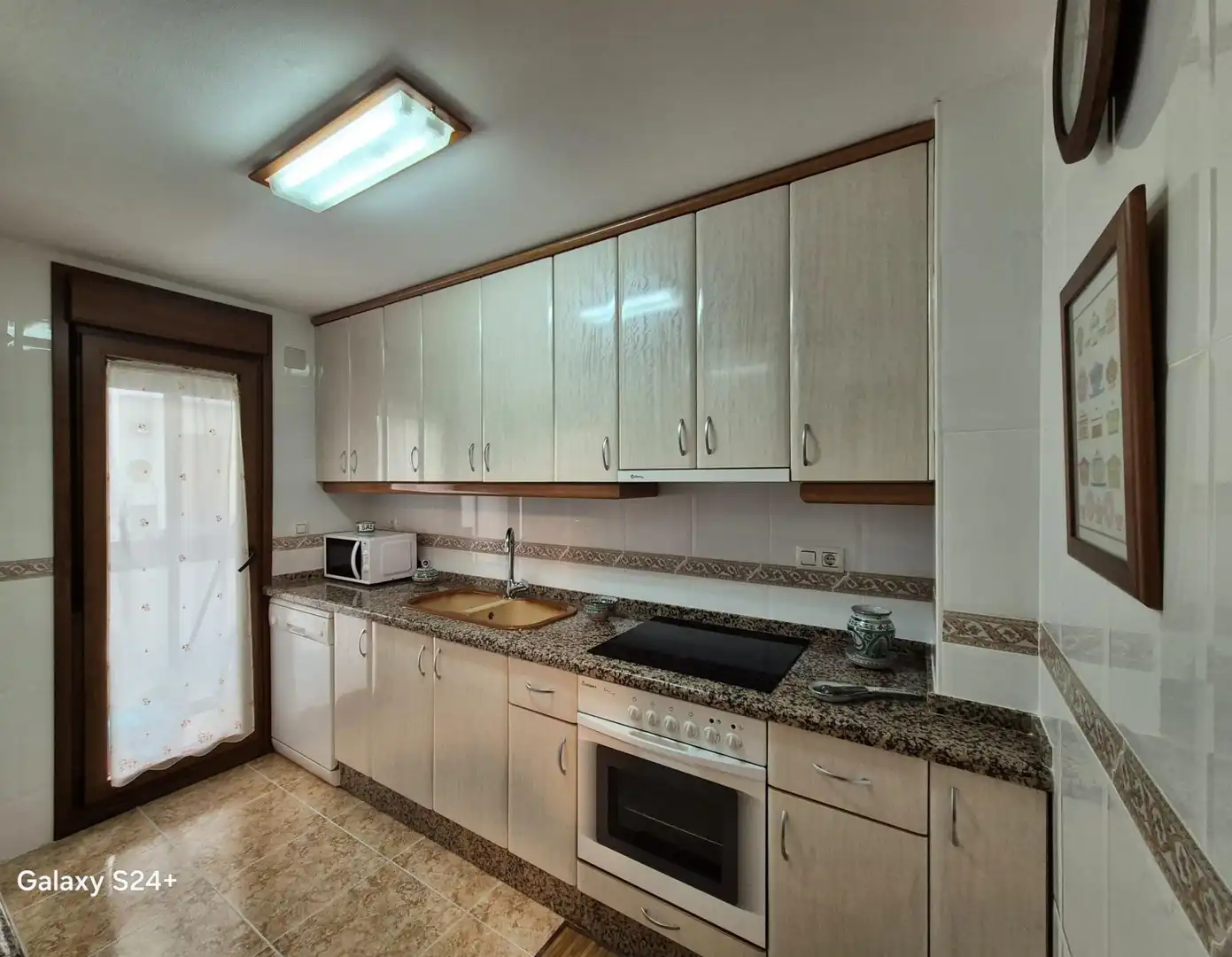Flat for rent in Carretera Valencia, 21, Camarena de la Sierra Kitchen of Flat for rent in Camarena de la Sierra with Furnished and Community parking