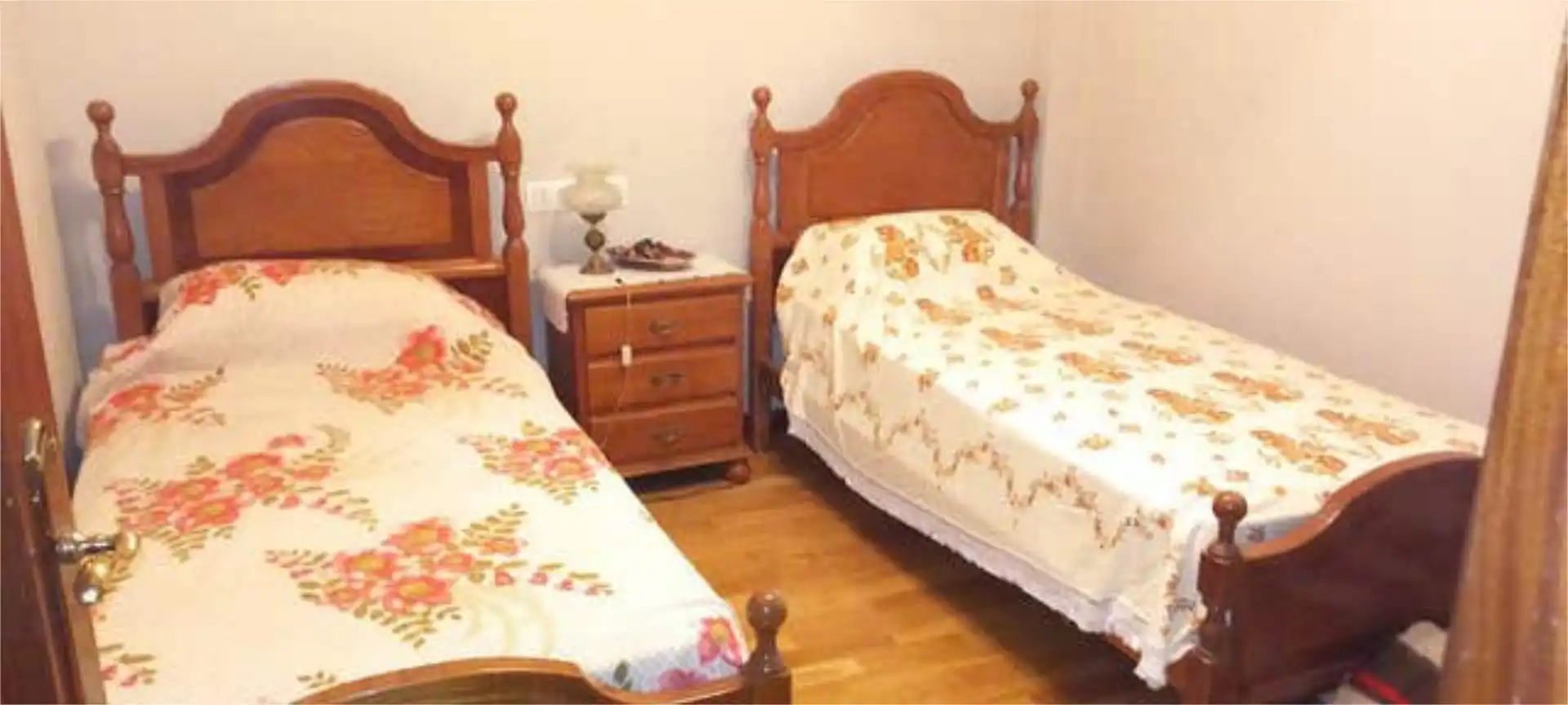 Habitación de Casa adosada de alquiler en Baiona con Jardín privado, Terraza y Amueblado