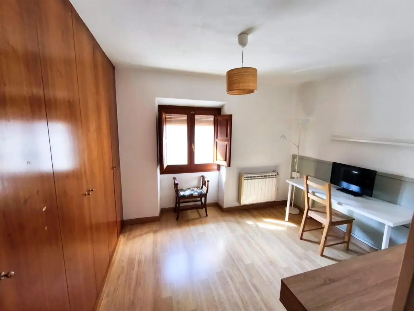 Casa adosada en venda a Carrer Travessera del Torrent, 20, La Cellera de Ter Sala d'estar de Casa adosada en venda en La Cellera de Ter amb Calefacció i Terrassa