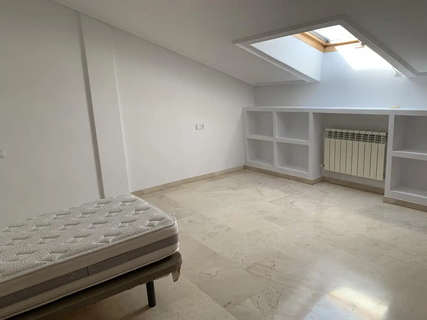 Dúplex de alquiler en Calle Islas Azores, 19, Ruta de la Plata