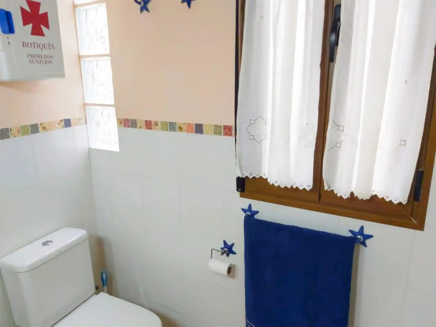Dúplex de alquiler en Carrer Caballers, 42, Llucena / Lucena del Cid Baño de Dúplex de alquiler en Llucena / Lucena del Cid con Terraza y Amueblado