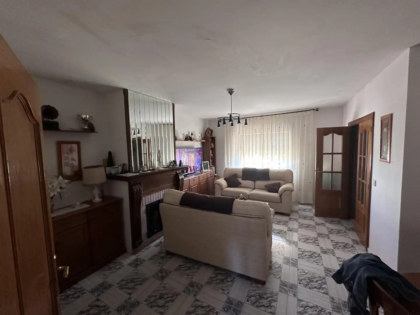 Houses for sale in Calle Segura Sáez, 16, Lagunilla Living room of Houses for sale in Lagunilla with Heating, Private garden and Storage room