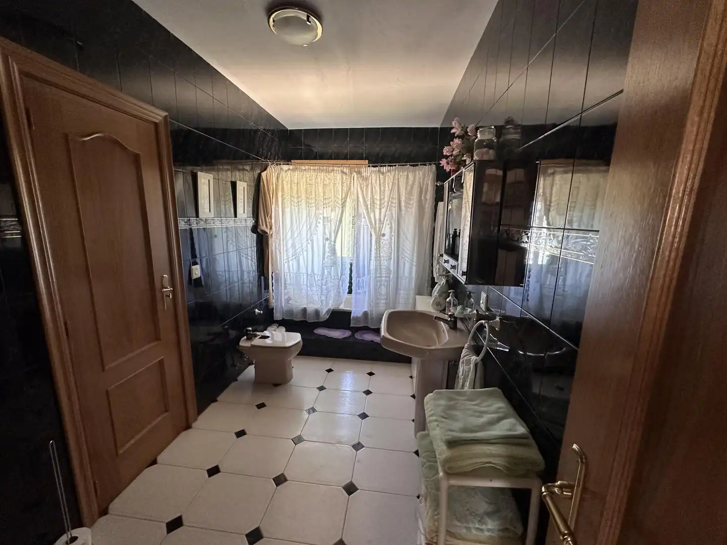 Houses for sale in Calle Segura Sáez, 16, Lagunilla Bathroom of Houses for sale in Lagunilla with Heating, Private garden and Storage room
