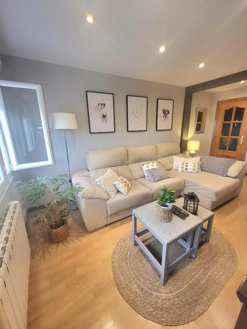 Sala de estar de Piso en venta en Avilés con Calefacción y Trastero