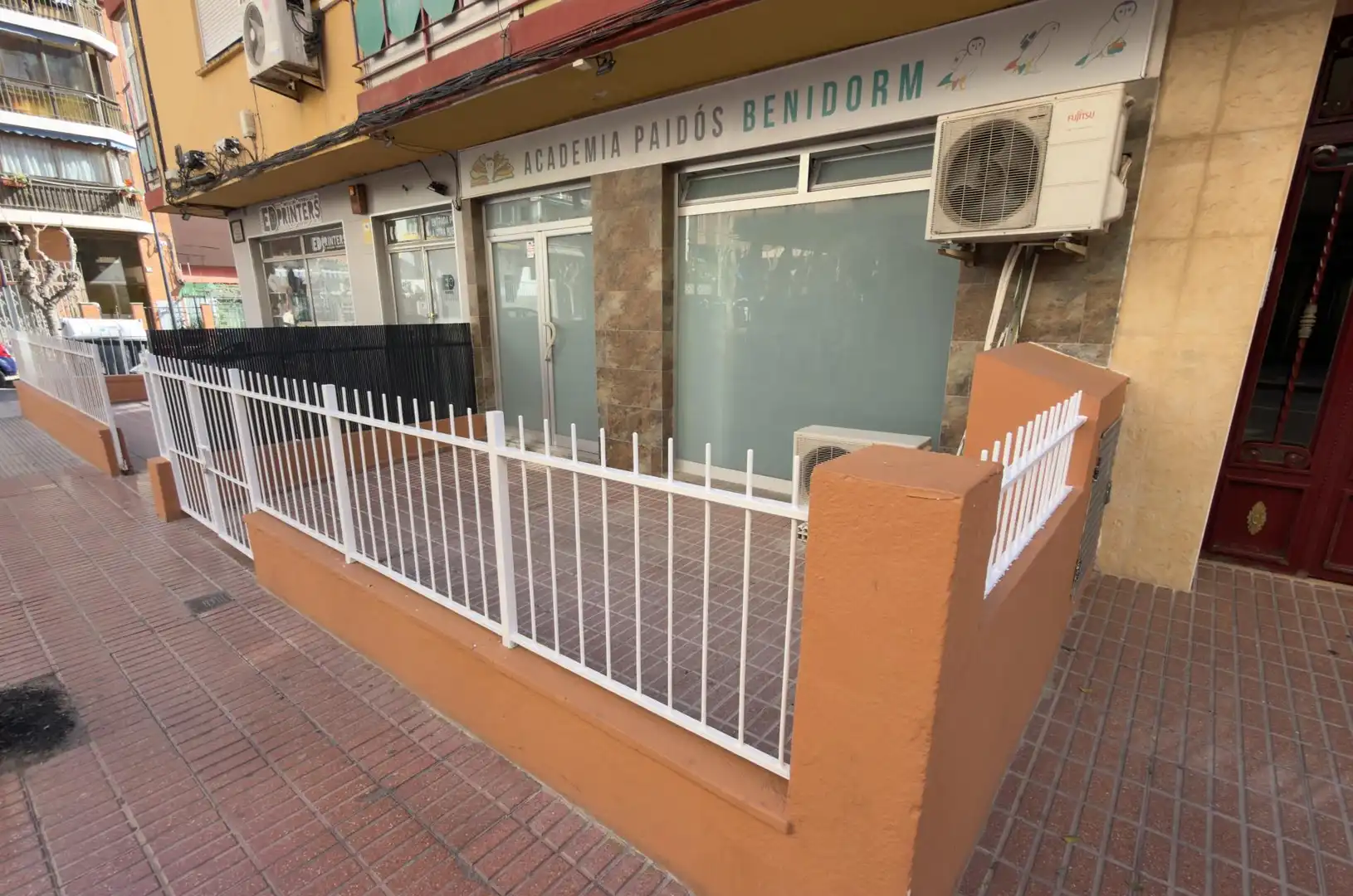 Vista exterior de Local de alquiler en Benidorm con Aire acondicionado
