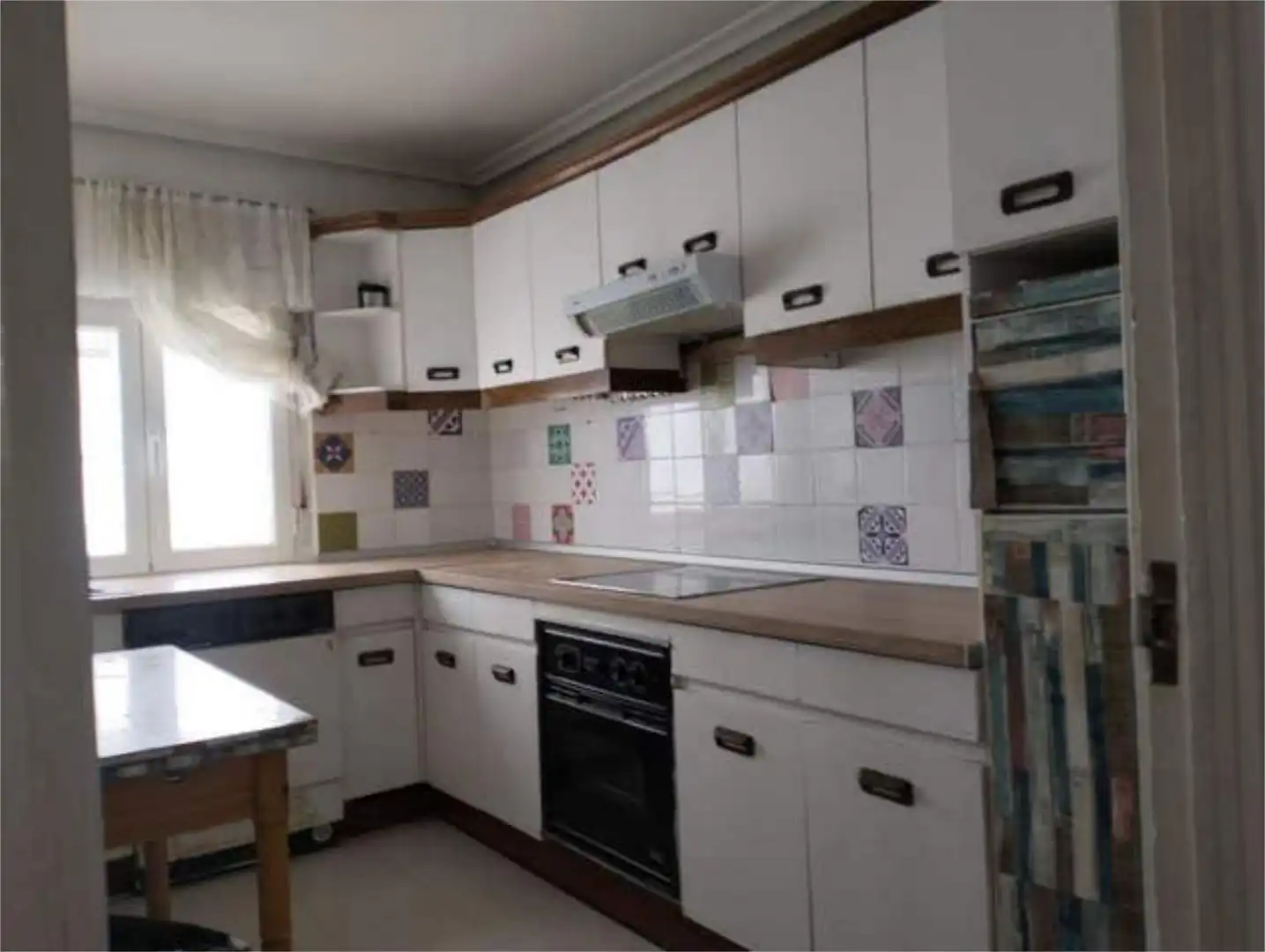 Piso en venta en San Mamés - La Palomera Cocina de Piso en venta en León Capital con Trastero y Amueblado