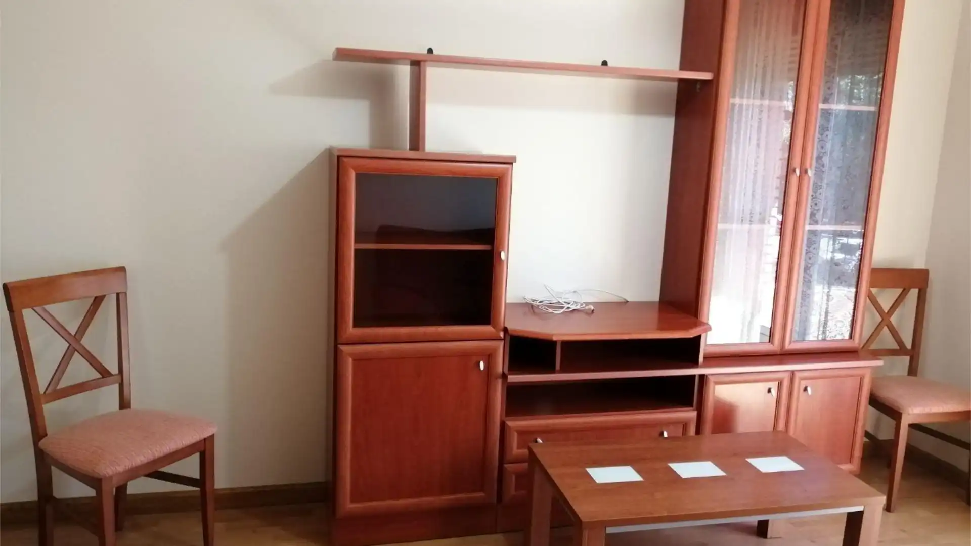 Sala d'estar de Apartament de lloguer en León Capital  amb Calefacció, Parquet i Terrassa