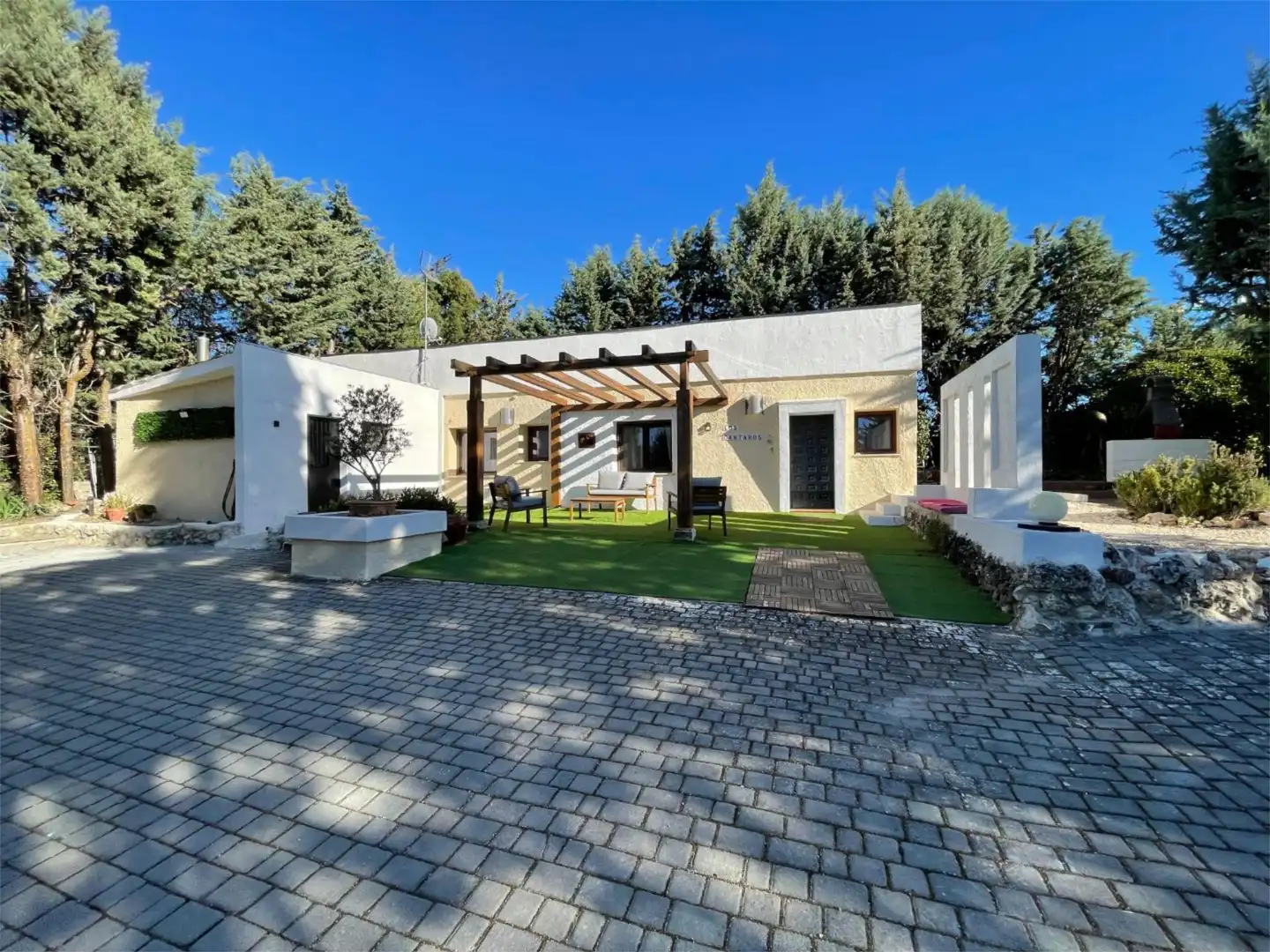 Exterior view of Houses for sale in Villalbilla