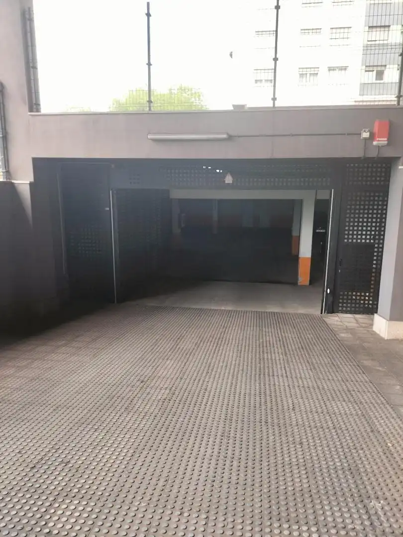 Garaje en venta en Calle Concejo de Villayón, 1, Jove Parking de Garaje en venta en Gijón
