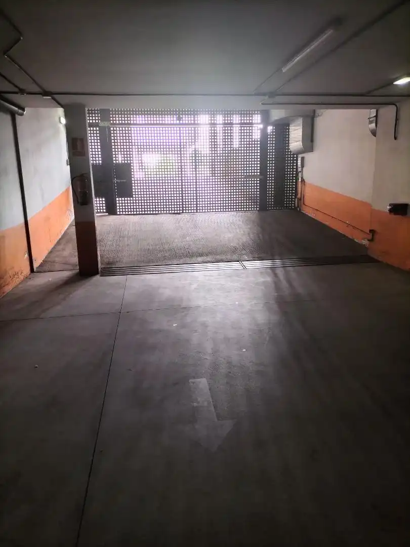 Garaje en venta en Calle Concejo de Villayón, 1, Jove Parking de Garaje en venta en Gijón
