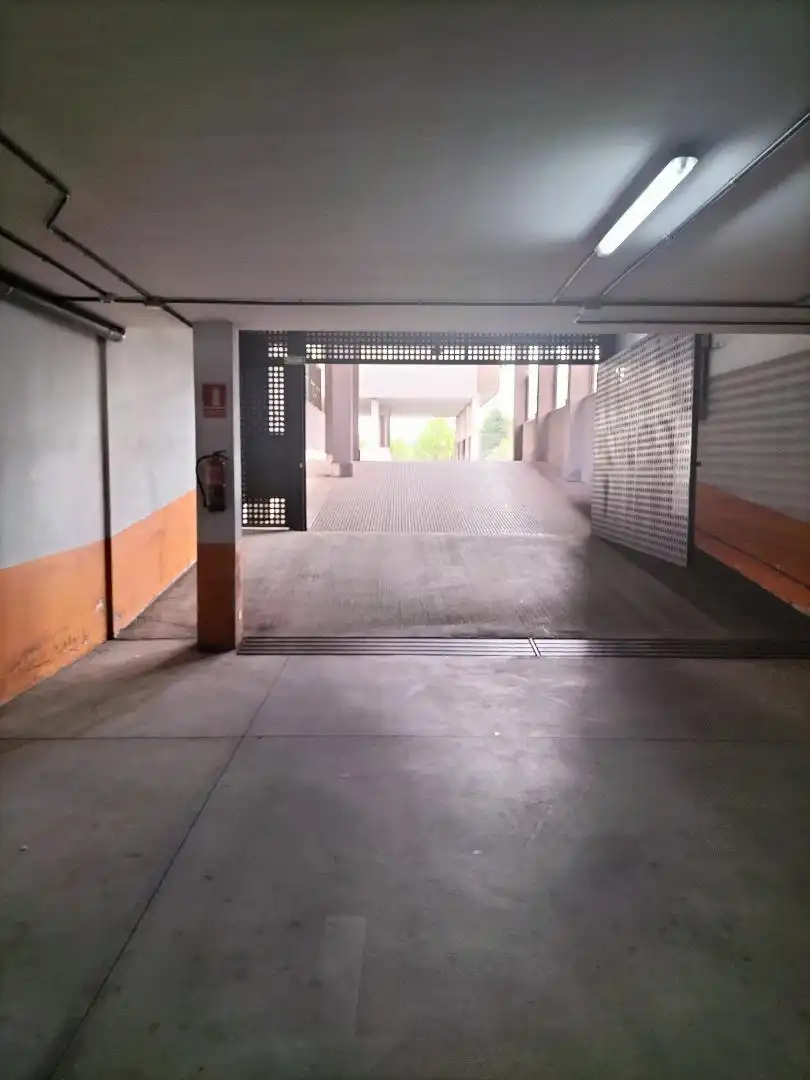 Garaje en venta en Calle Concejo de Villayón, 1, Jove Parking de Garaje en venta en Gijón