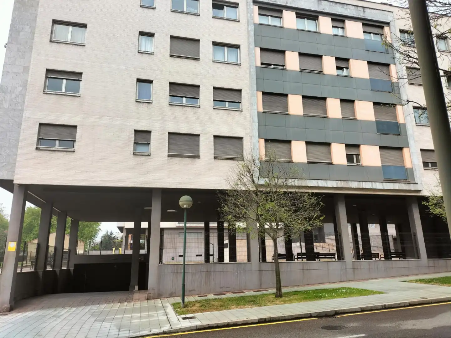 Garaje en venta en Calle Concejo de Villayón, 1, Jove Vista exterior de Garaje en venta en Gijón
