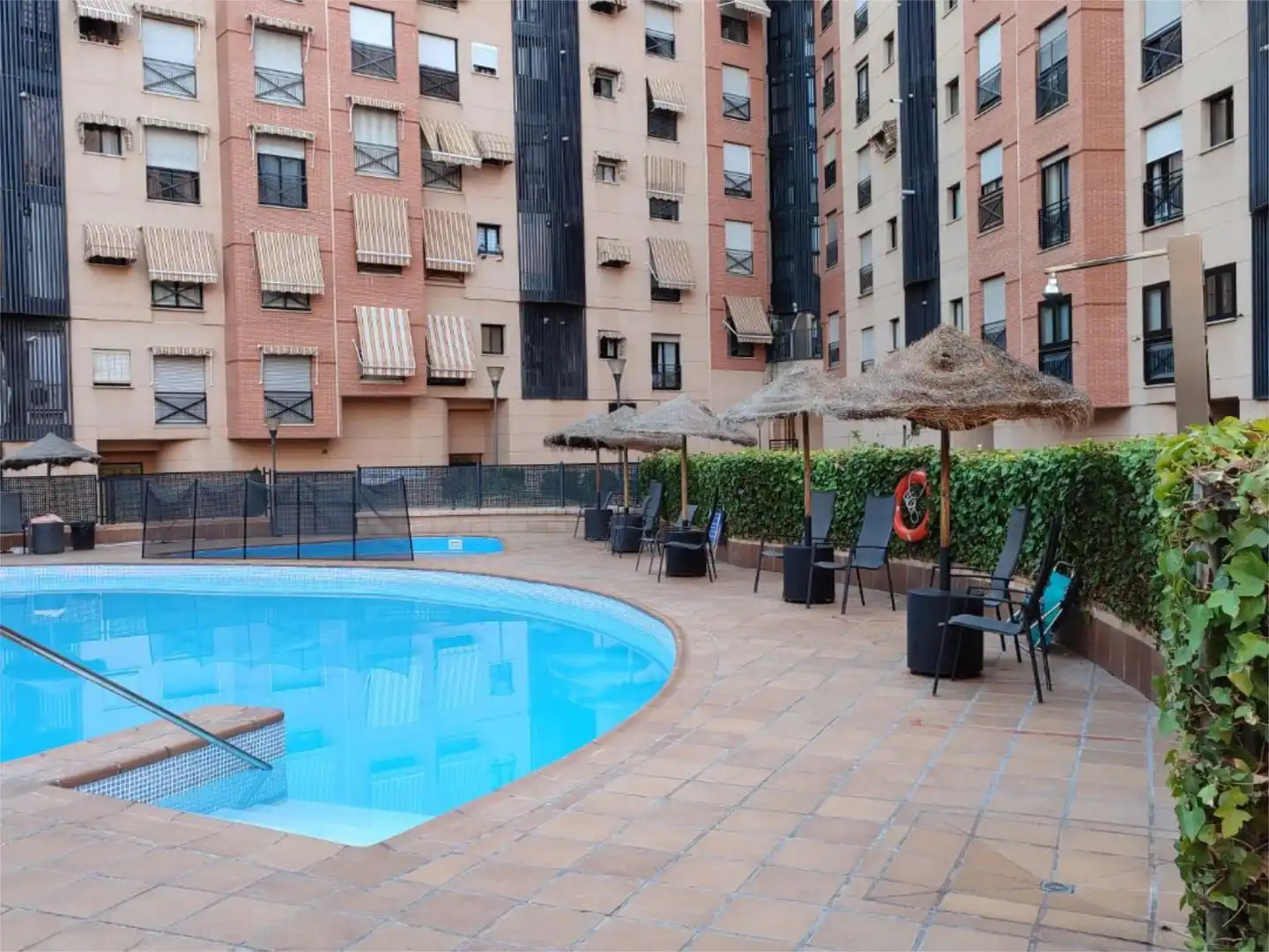 Piso en venta en Calle Periodista Alberto Machado Cayuso, 1, Cerrillo de Maracena - Periodistas Piscina de Piso en venta en Granada Capital con Aire acondicionado, Terraza y Piscina