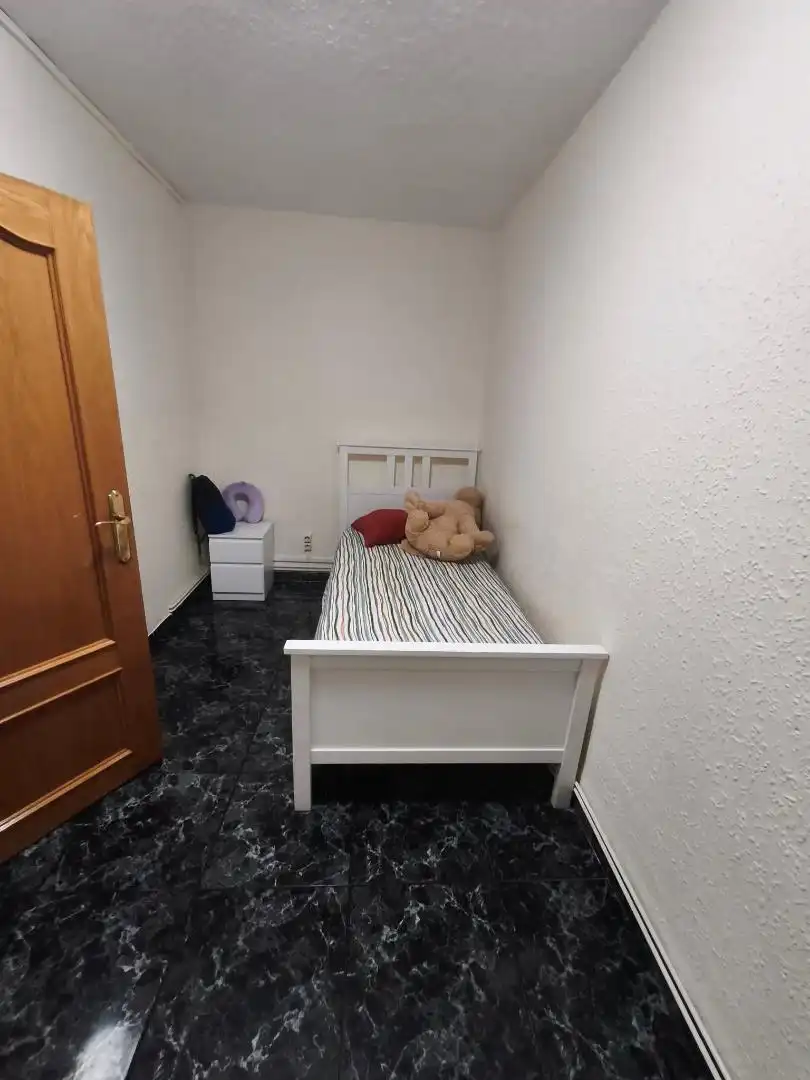 Habitación en Carrer dels Tintorers, 87, Espronceda Habitación en Carrer dels Tintorers, 87, Espronceda