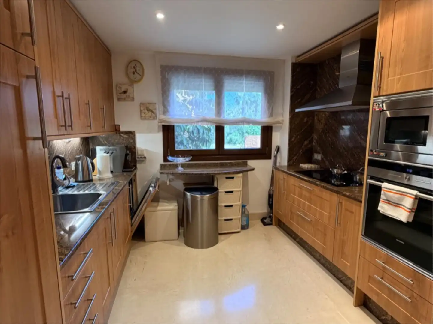 Apartament en venda a Calle Océano Ártico, 3, Kempinski Cuina de Apartament en venda en Estepona amb Aire condicionat, Terrassa i Piscina