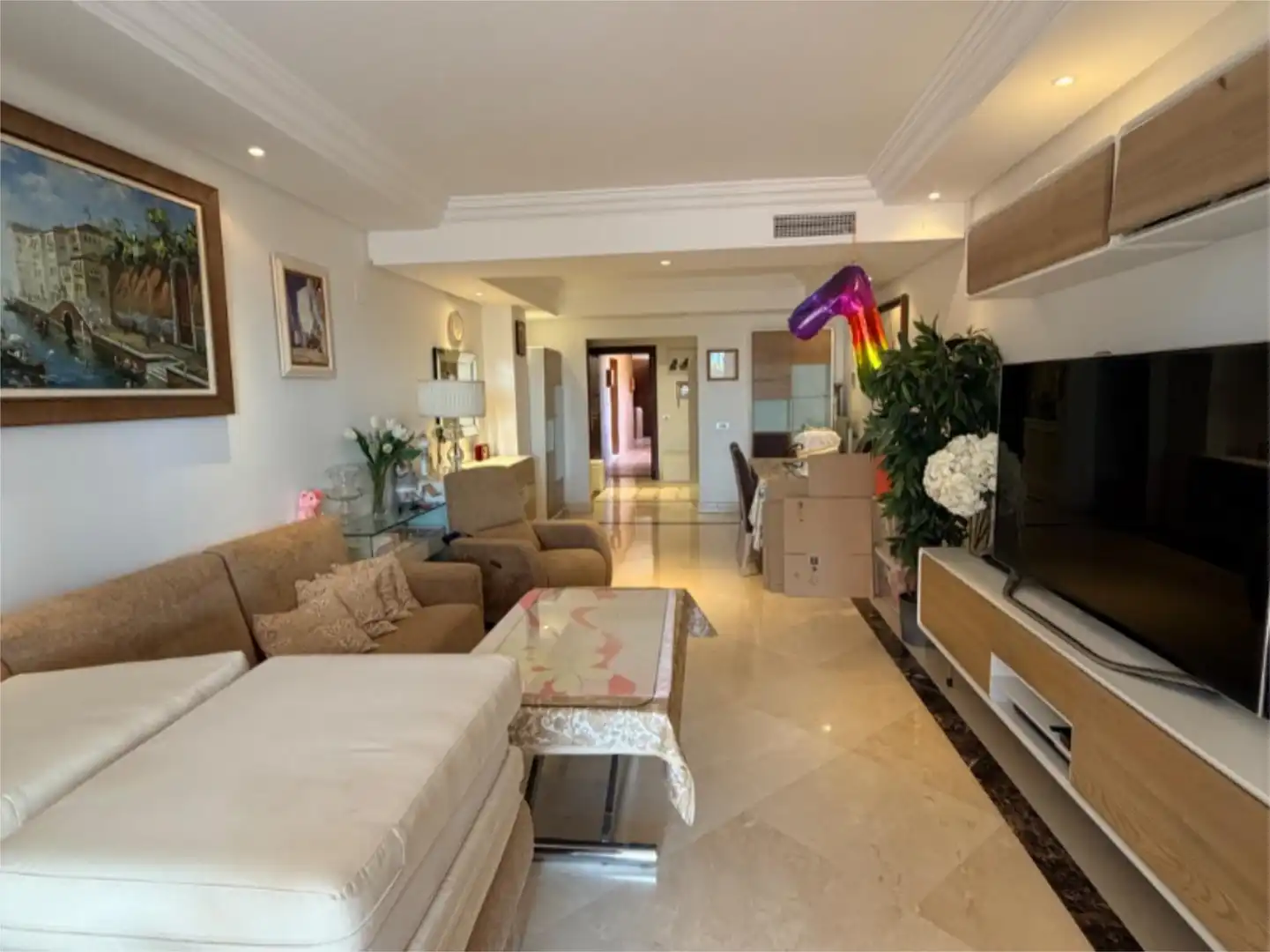 Apartament en venda a Calle Océano Ártico, 3, Kempinski Sala d'estar de Apartament en venda en Estepona amb Aire condicionat, Terrassa i Piscina