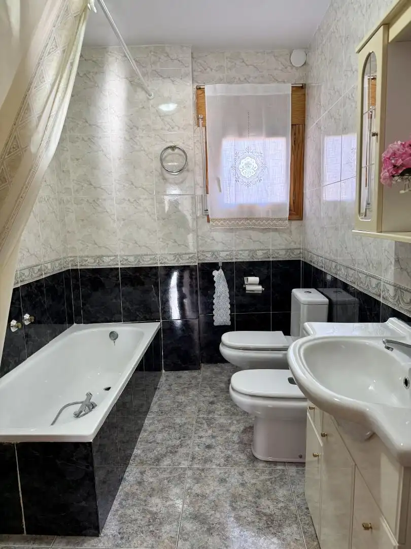 Casa o chalet en venta en Calle Amargura, 21, Ródenas Baño de Casa o chalet en venta en Ródenas con Calefacción y Amueblado
