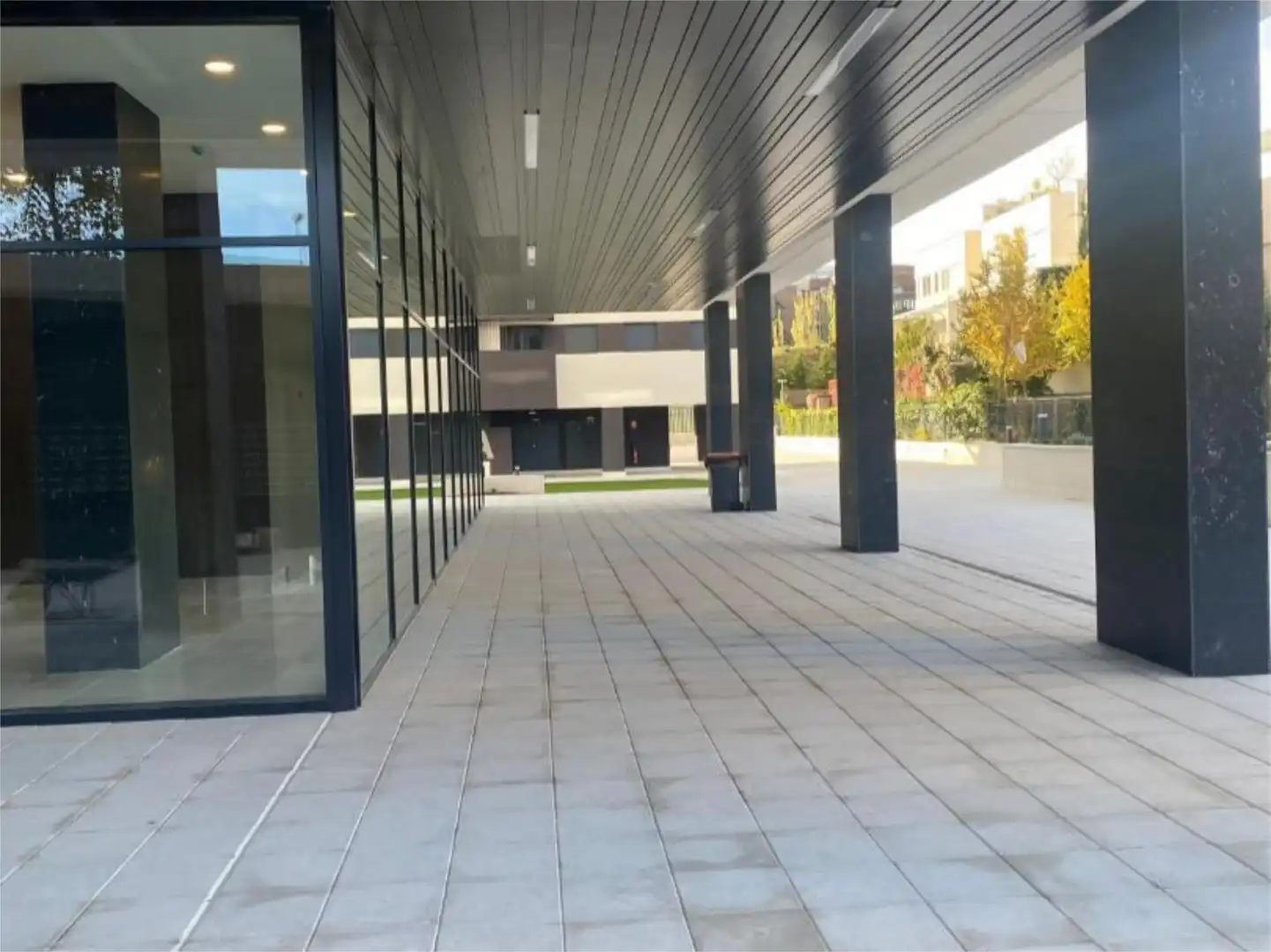 Piso en venta en Calle de Dulce Chacón, 25, Virgen del Cortijo - Manoteras Terraza de Piso en venta en Madrid Capital con Aire acondicionado, Terraza y Piscina