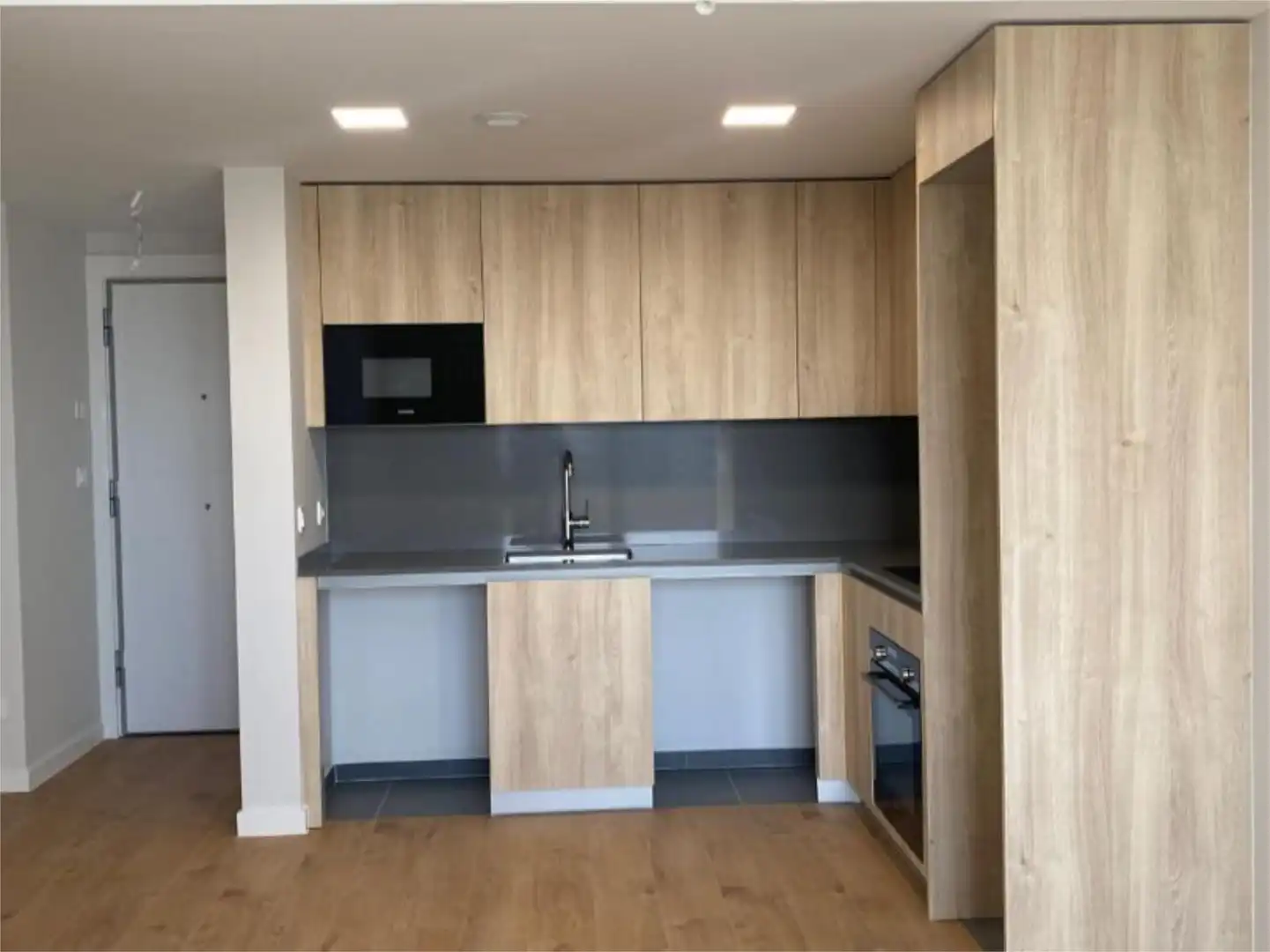 Piso en venta en Calle de Dulce Chacón, 25, Virgen del Cortijo - Manoteras Cocina de Piso en venta en Madrid Capital con Aire acondicionado, Terraza y Piscina